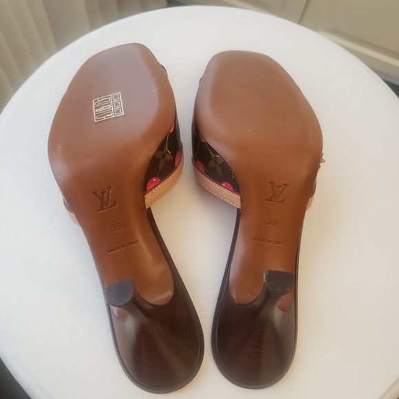 ❤️❤️ SOLD ❤️❤ NEW Very Rare Louis Vuitton Cerise Pumps - Picture 8 of 9